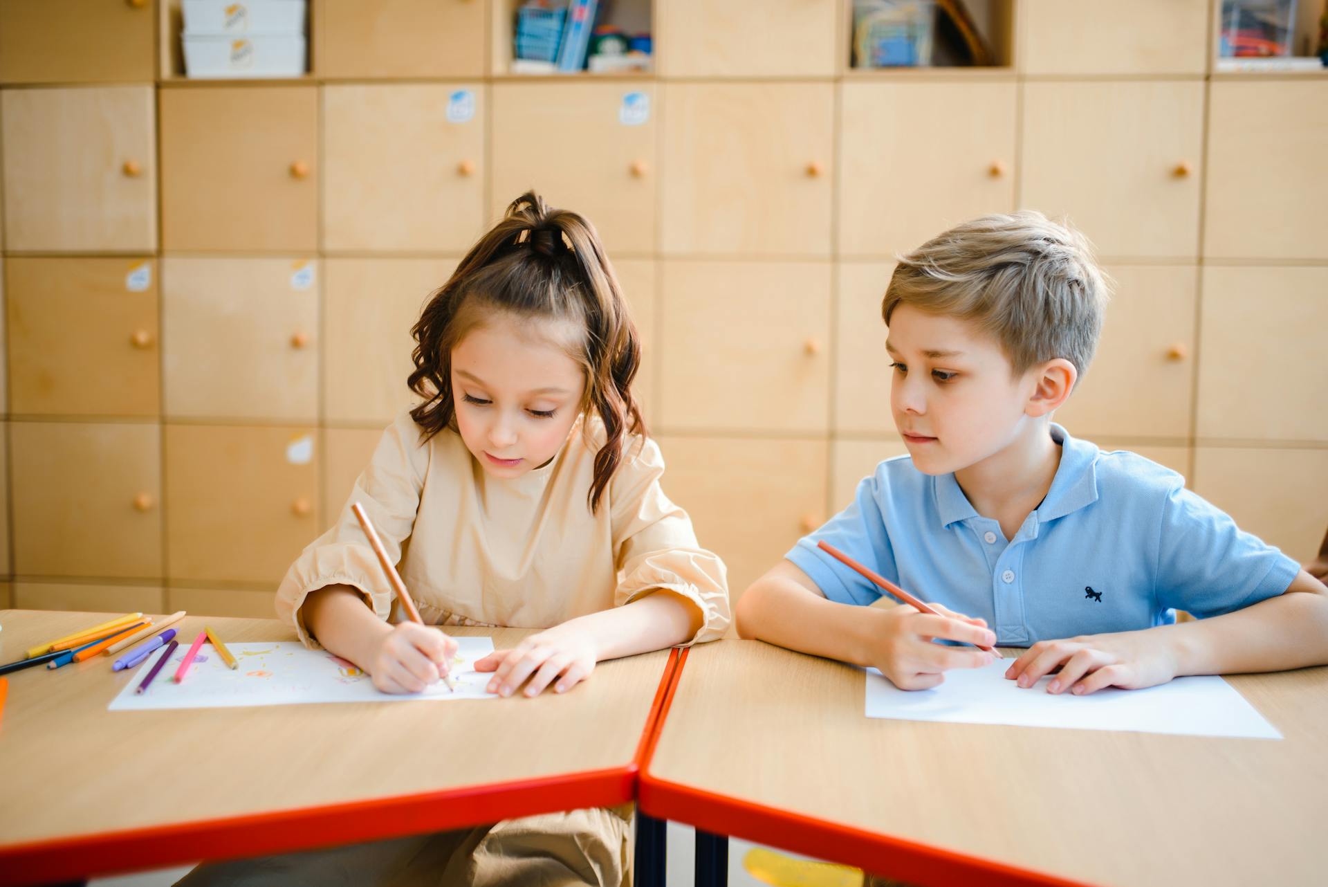Upptäck hur en digital barnklocka kan hjälpa under första skolåret.