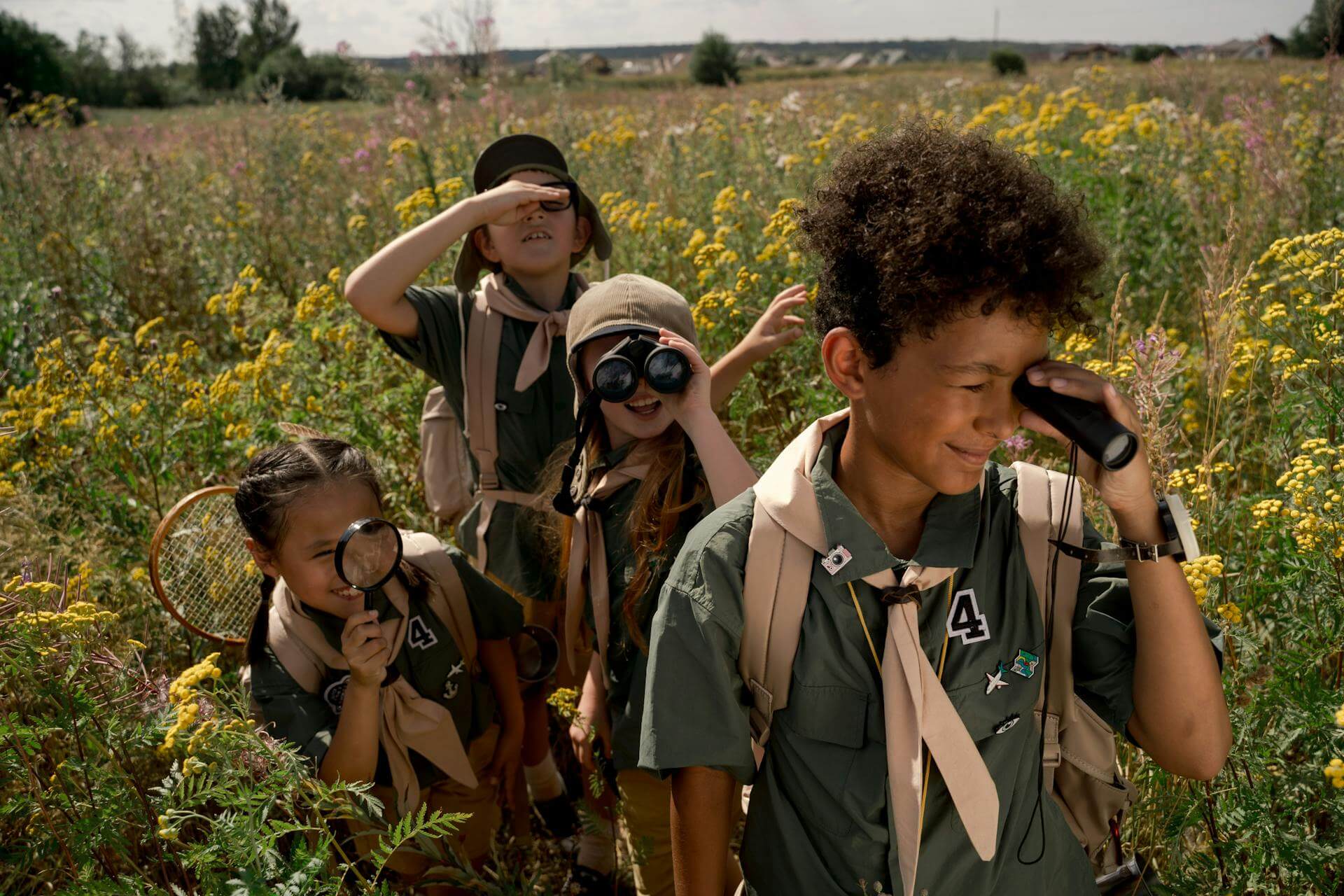 Köp en klocka för barn som gillar att utforska.