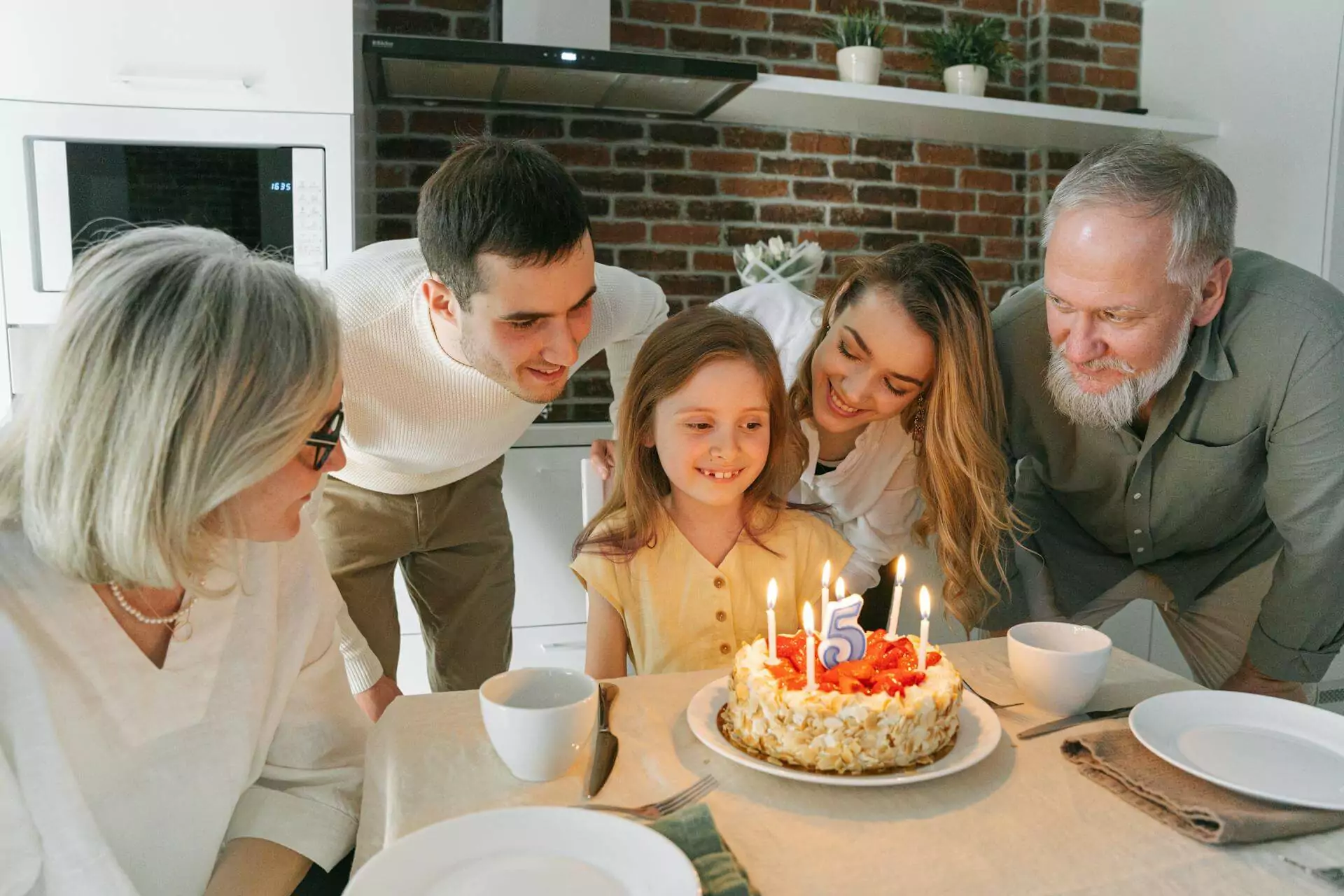 Mobilklocka för barn 5 år Vilka funktioner kan en mobilklocka för barn behöva ha för en 5 åring?