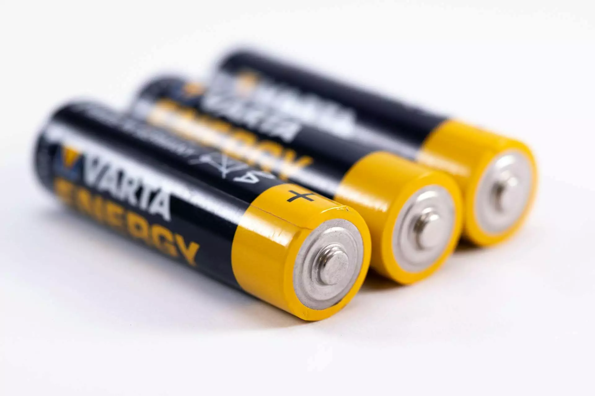 Byta batteri på klockan Exempelbild på batterier. Lär dig hur man gör för att byta batteri på klockan.